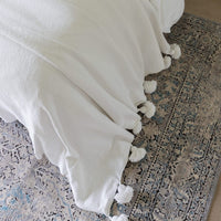 POM POM BLANKET/THROW WHITE