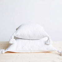 POM POM CUSHION WHITE