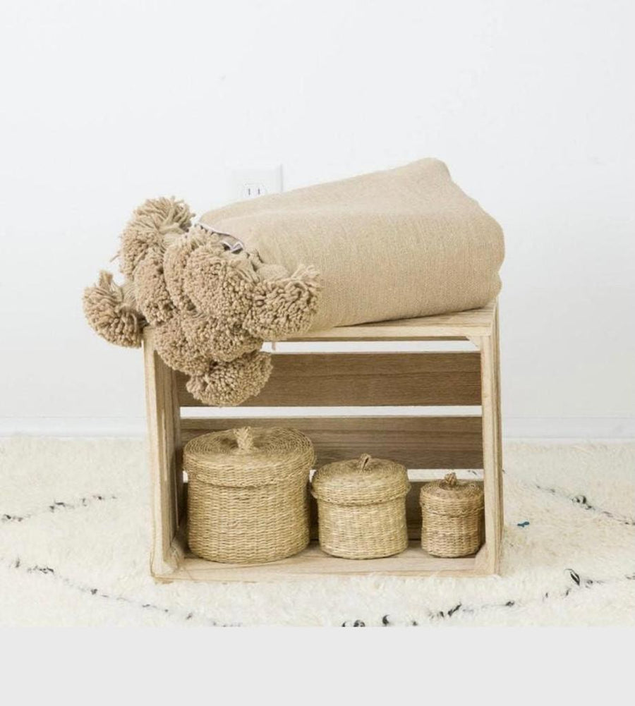 BERBER POM POM BLANKET - LATTE