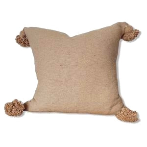 POM POM CUSHION CARAMEL