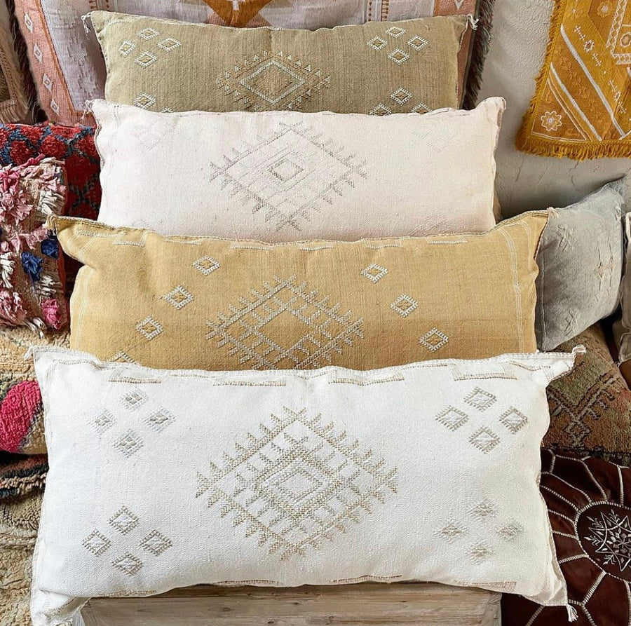 LUMBAR SABRA CACTUS SILK CUSHION SNOW