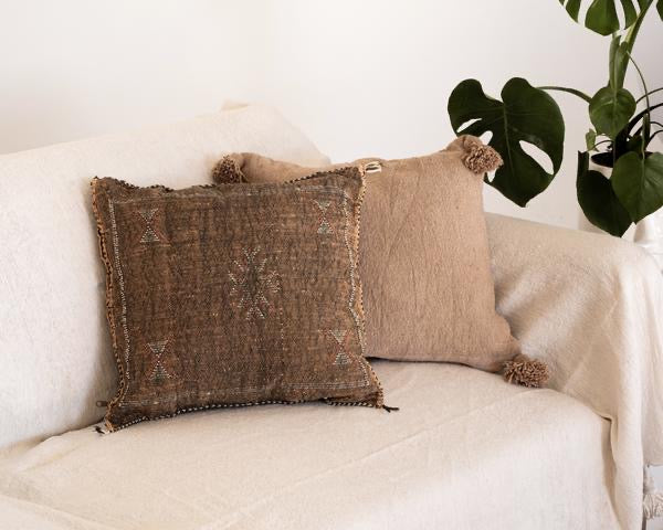 POM POM CUSHION CARAMEL