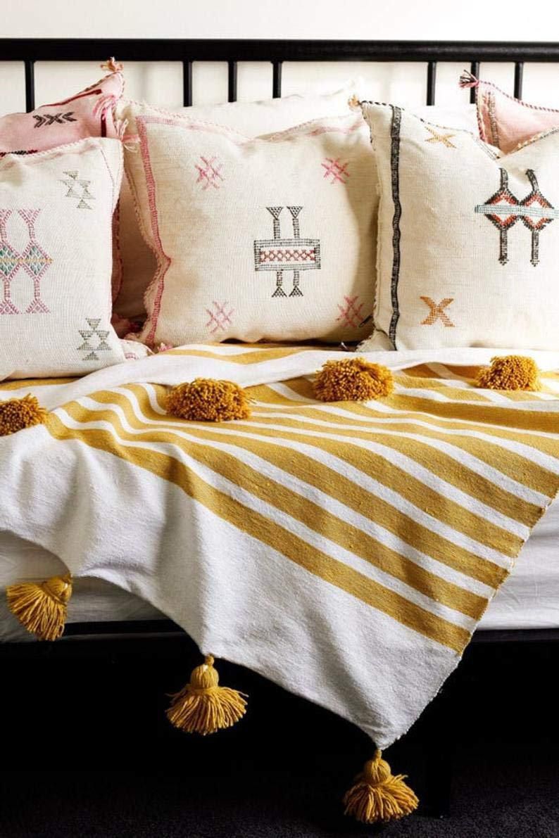 BERBER POM POM BLANKET - MUSTARD & WHITE