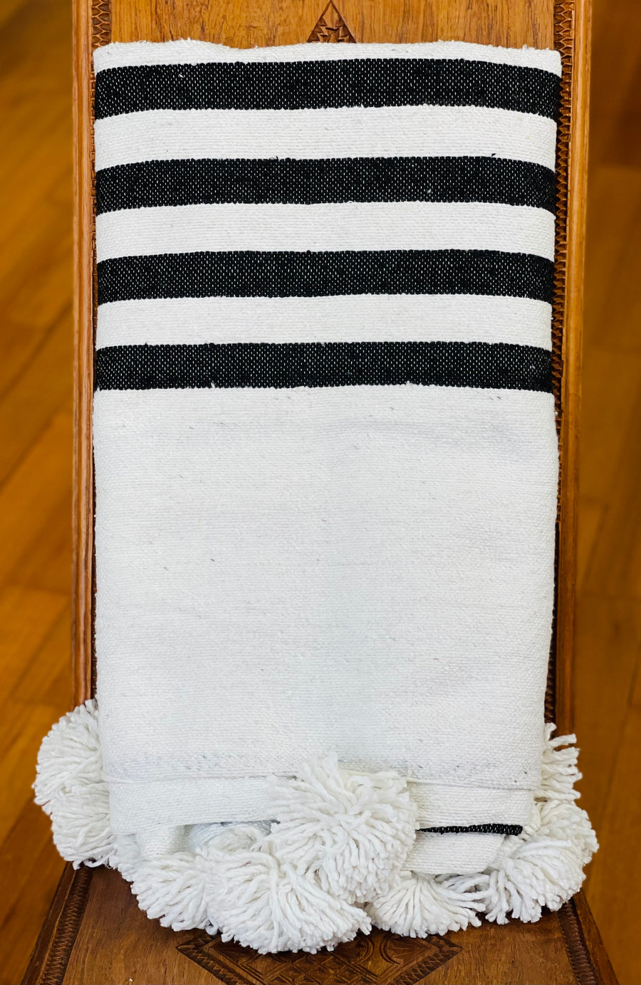 POM POM BLANKET BLACK & WHITE