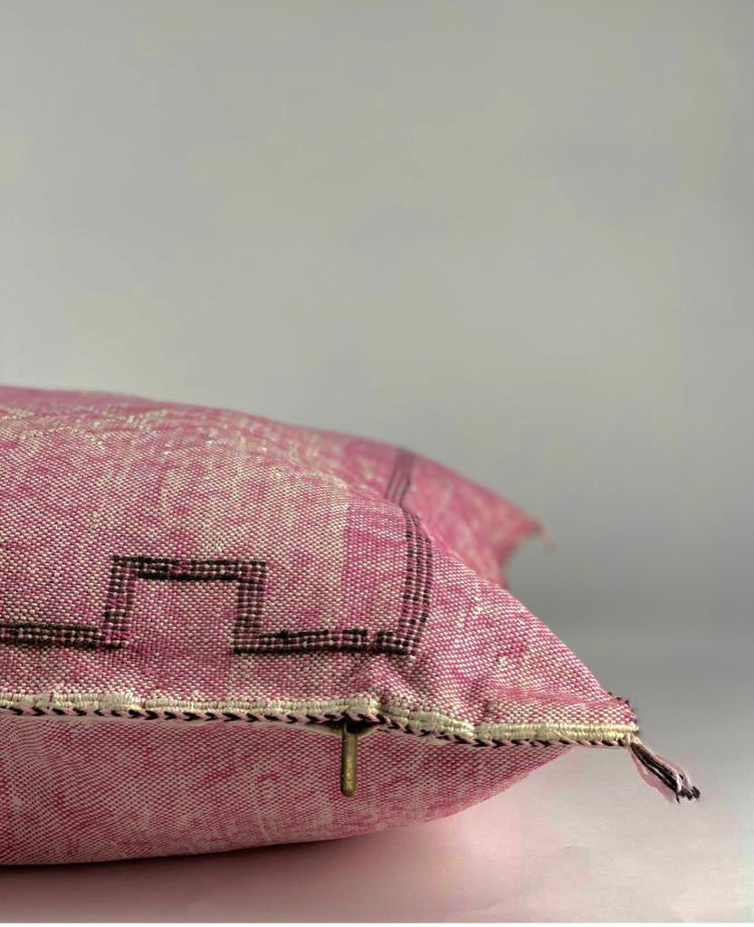 LUMBAR SABRA CACTUS SILK CUSHION  PINK