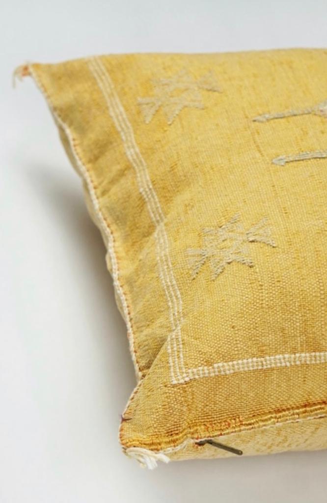 LUMBAR SABRA CACTUS SILK CUSHION YELLOW